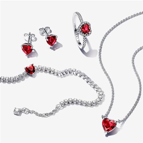 Sparkling Red Heart Ring Set