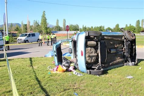 Konya da otomobil takla atınca anne ve kızı öldü 3 kişi yaralandı