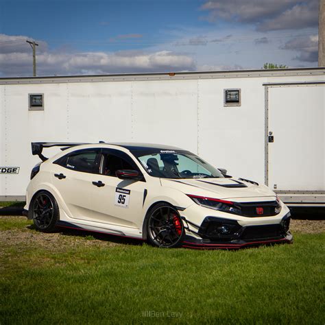 Championship White Civic Type R With Team IC BenLevy