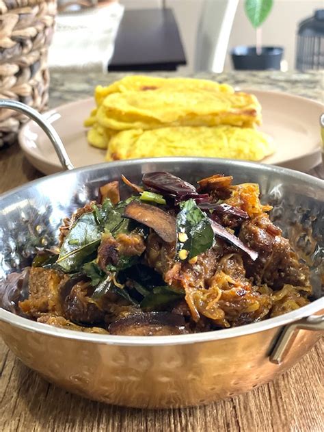 Kerala Pazhampori – Plantain Fritters & Beef Roast | Incredibly