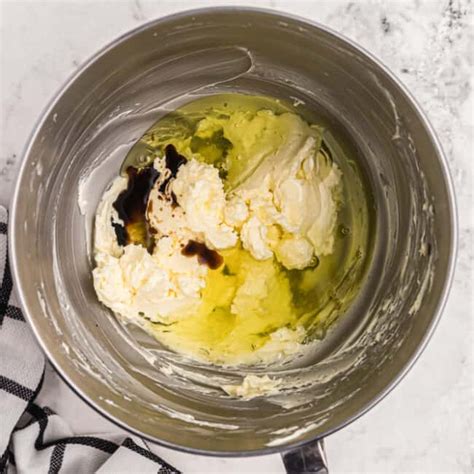 Vanilla Naked Cake How To Recipe Easy Dessert Recipes