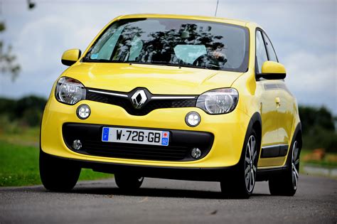 New Renault Twingo automatic review | Auto Express