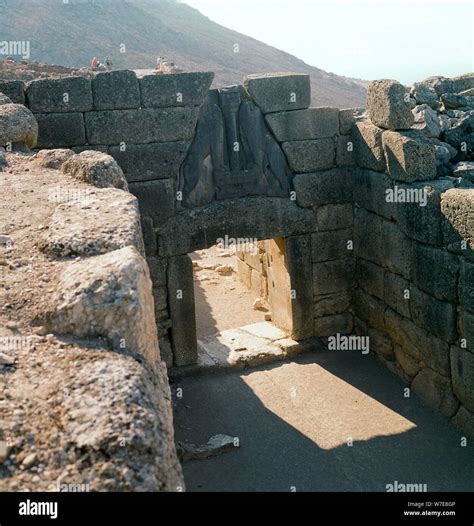 La Puerta De Los Leones En Micenas Siglo XIII Antes De Cristo Artista