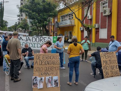 Trabajadores De Salud Con Acampe Y Protesta Frente Al Ministerio