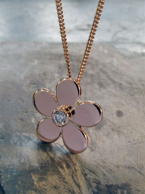 Rose Gold Daisy Pendant Rdcp Fiona Kerr Jewellery