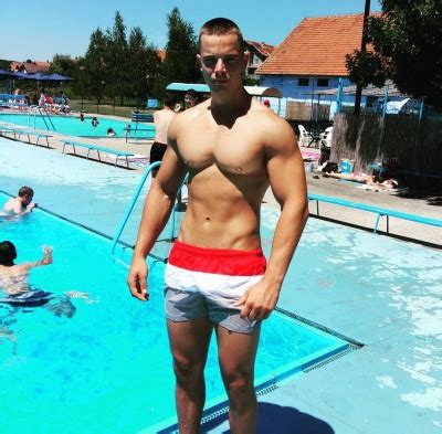 Post 644369025724514304 Hot Naked And Well Endowed Guys Tumblr Tumbex