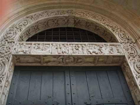 Porta Dei Principi Nel Duomo Di Modena Viaggio