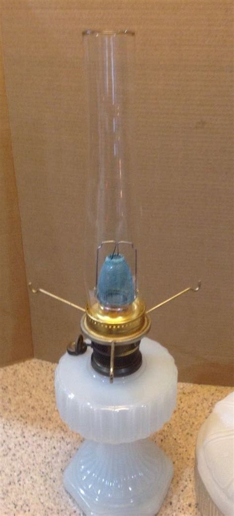 Vintage Aladdin White Moonstone Corinthian Kerosene Oil Lamp W Model B Burner 1958013510