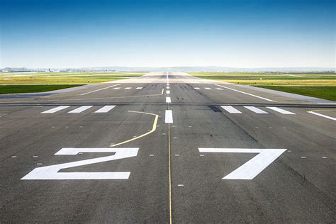 Runway Numbers - A Simple Guide to What They Mean - Pilot Institute