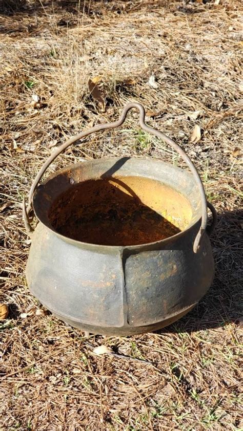 S Antique Cast Iron Cowboy Cauldron Kettle Pot Garden Etsy