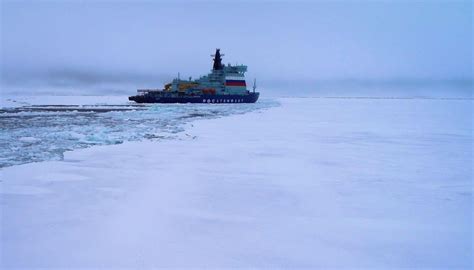 Le Nouveau Brise Glace Russe Arktika Sest Rendu Au P Le Nord Mer Et