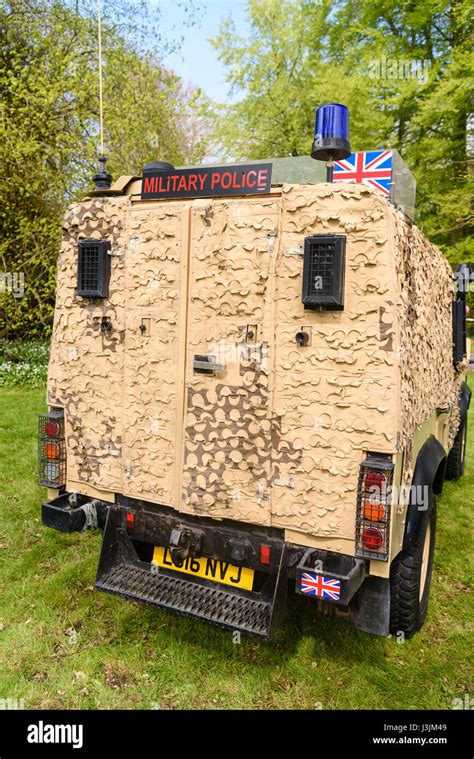 British army military police landrover with desert camouflage Stock ...