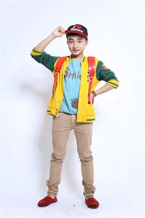 Sửng sốt trước nhan sắc cực xinh đẹp của chàng gay 9x