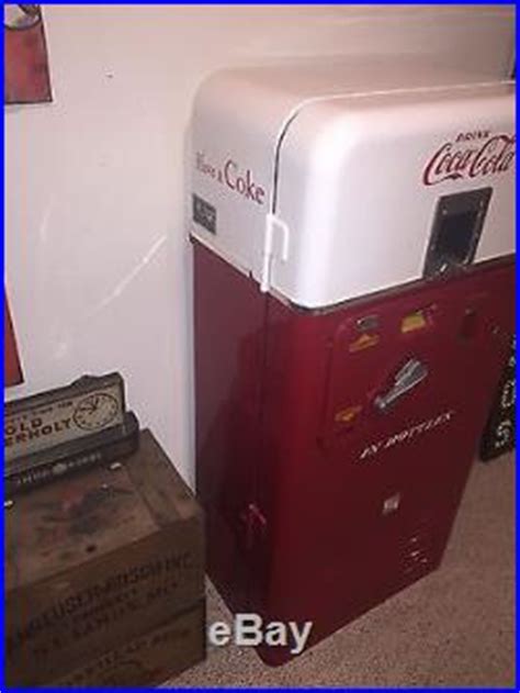 Vintage Vmc Coca Cola Coin Operated Bottle Vending Machine Vendo