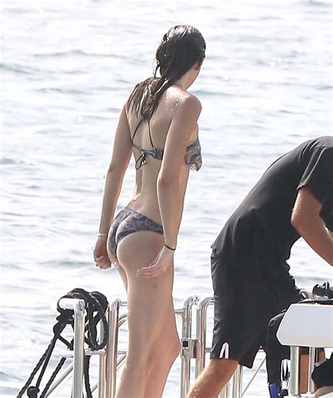 Kendall Jenner Página fotos desnuda descuido topless bikini pezón