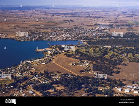 Yarrawonga and Mulwala townships on “Lake Mulwala” Australiavertical Stock Photo - Alamy