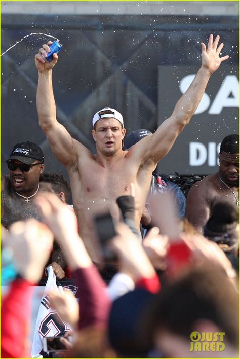 Patriots Rob Gronkowski Strips Down To Show His Abs During Super Bowl 2019 Victory Parade