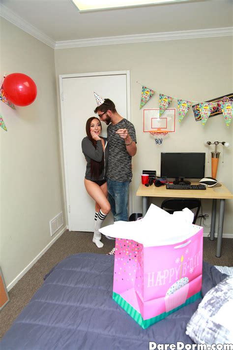 Redhead Coed Jessie Lynn Gets Fucked Hard While Blindfolded Porn Pictures XXX Photos Sex