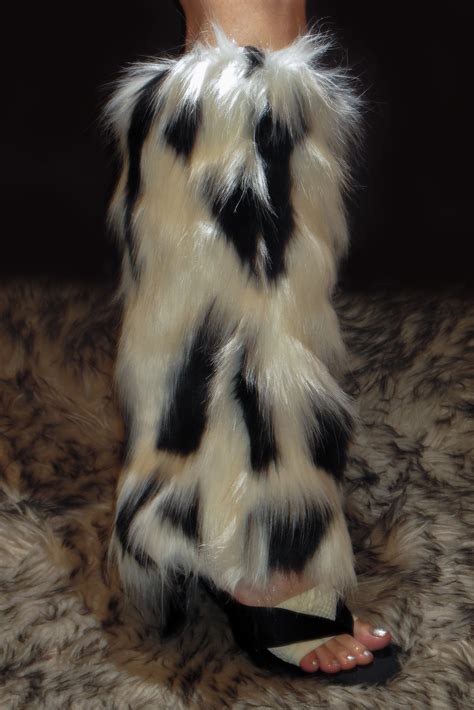 Too Much Attention Leg Warmer – TERPSI