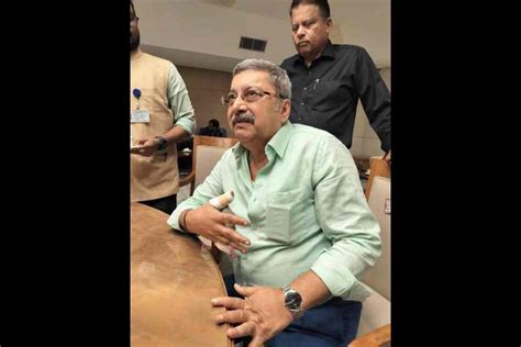 Kalyan Banerjee Trinamool Congress Mp Kalyan Banerjee Smashes Bottle