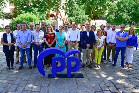 María Guardiola Martín se ha reunido en Mérida junto a los candidatos