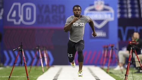 Cornerback Clark Phillips III Runs Official 4 51 Second 40 Yard Dash At