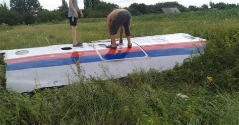 Boeing 777 з Малайзії розбився на території України недалеко від ...