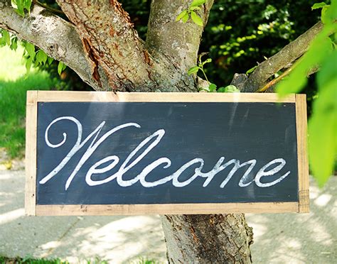 DIY Welcome Sign From Reclaimed Wood