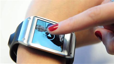 Así funciona Gear, el reloj inteligente de Samsung - YouTube