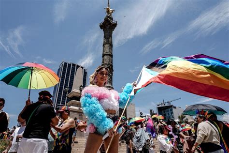 Chilango Marcha Lgbt 2024 En Cdmx Metro Metrobús Y Calles Cerradas