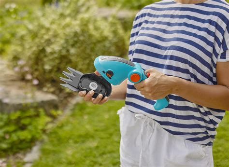 Gardena Grasschaar AccuCut Li Set met Steel en Wielen