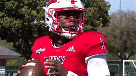 Scott S Experience Crucial For Uiw Heading Into Fcs Playoffs Youtube