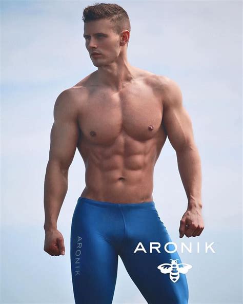 Aronik Swimwear Summer 2016 Burbujas De Deseo 08  768×960 Whittaker Pinterest Armours