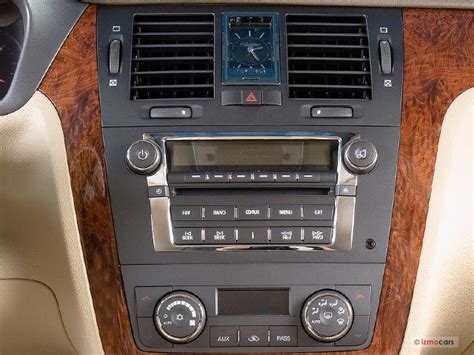 2007 Cadillac DTS: 7 Interior Photos | U.S. News