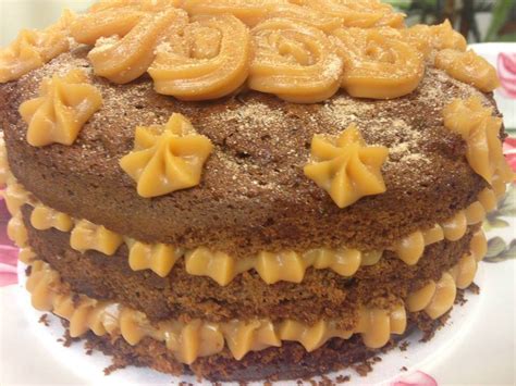 Bolo Naked de Pão de Mel Amor e Culinária