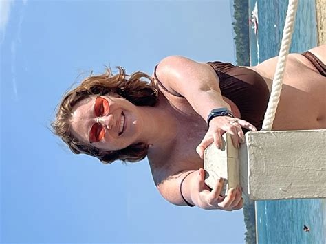 Beach Babe 19 Nude Pics XHamster