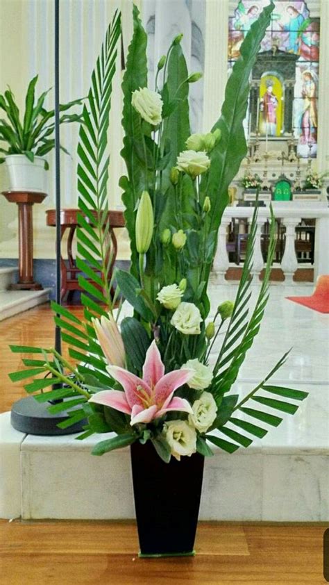 Pin by Karla Coughlin on Altar Flowers | Tall floral arrangements ...