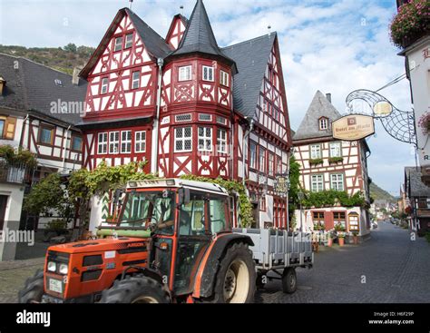 Altes Haus Half Timbered House In Bacharach Rhineland Stock Photo Alamy