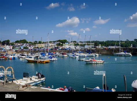 Boats Saundersfoot Harbour Saundersfoot Pembrokeshire Wales Stock Photo