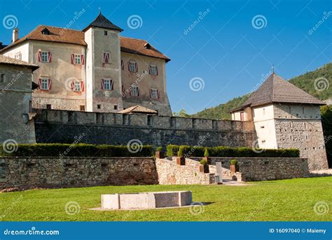 Thun Castle stock photo. Image of green, europe, stones - 16097040