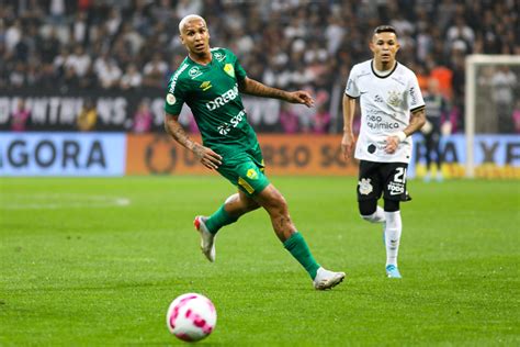 Yuri Alberto comenta parceria Róger Guedes no Corinthians e escolhe