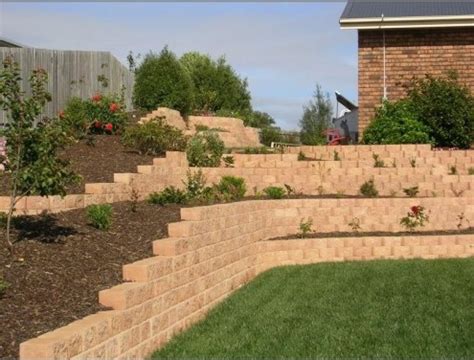 Windsor Stone Retaining Wall Blocks (Sunstone) SALE Ex Yard | Darling ...