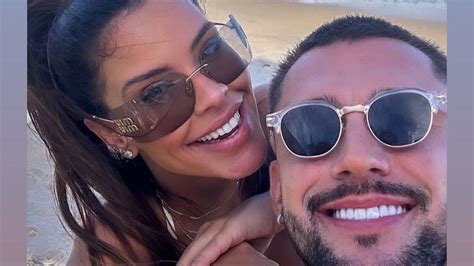 Arthur Picoli posta foto romântica grudadinho Ivy Moraes Princesa