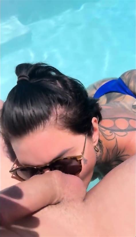 Tattooed British MILF Pool Blowjob
