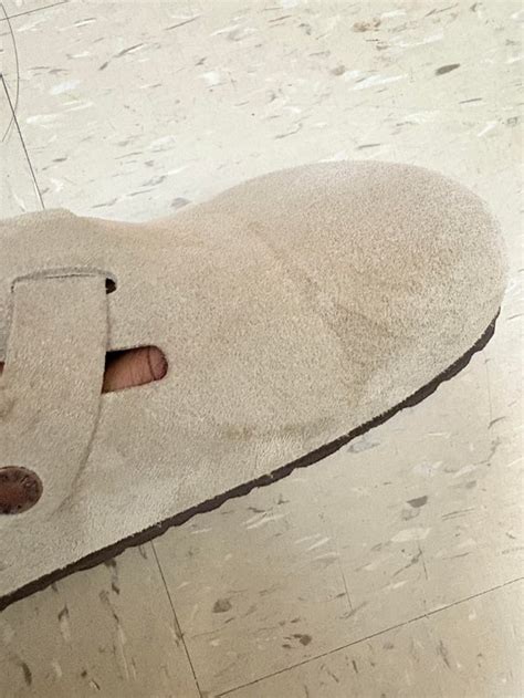 how to clean boston clogs