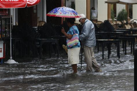 Lluvias Provocan Inundaciones En El Puerto De Veracruz E