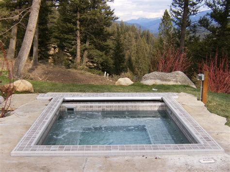 30+ In Ground Hot Tub Designs – HomeDecorish