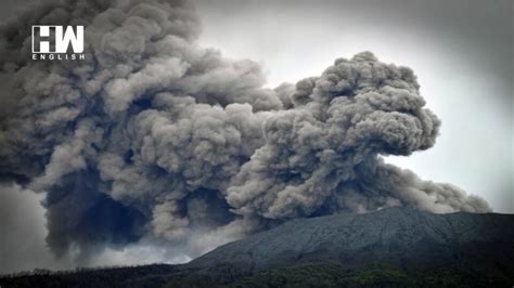 Indonesia's Volcano Erupts, Ash Soars Beyond 4,000 Feet - HW News English