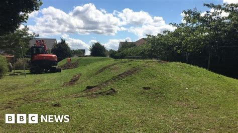 Protest Pair Halt Lincoln Teletubby Hills Flattening Bbc News