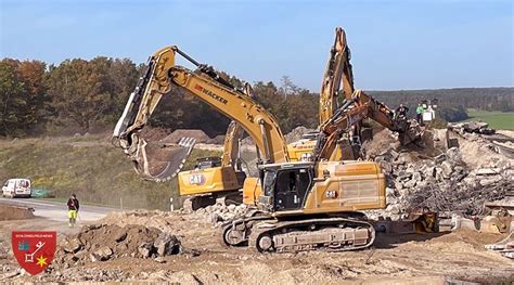 Baggerschaufel Von A Baustelle Bei Ausfahrt Schl Sselfeld Geklaut